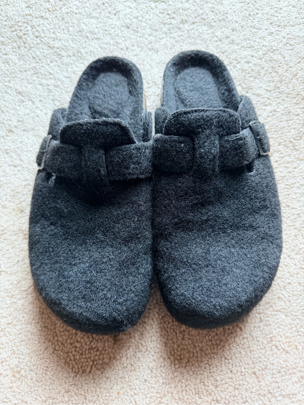 NWOT Women’s Black Slip-On Wool Clogs Size 9.5